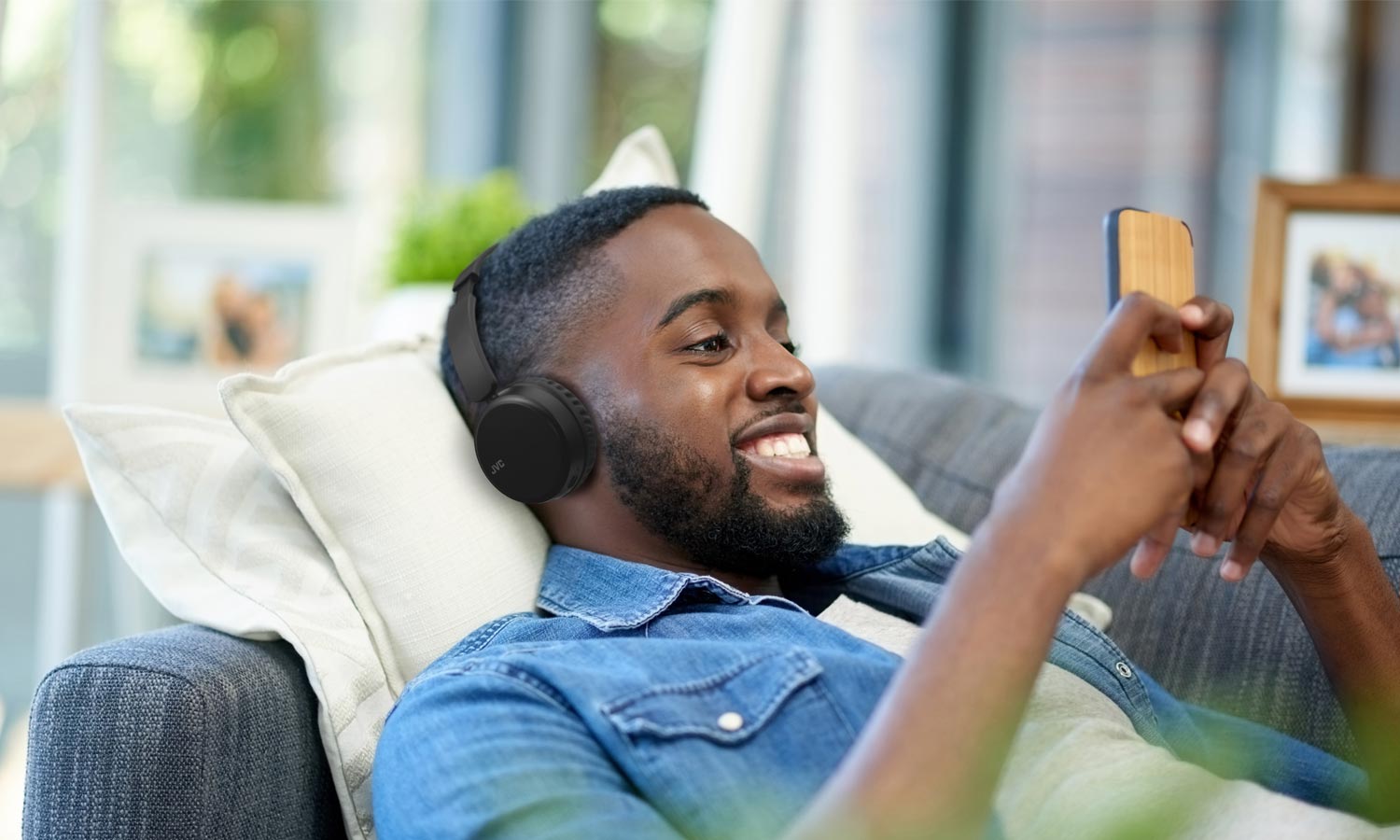 HA-S36W bluetooth headphones home banner