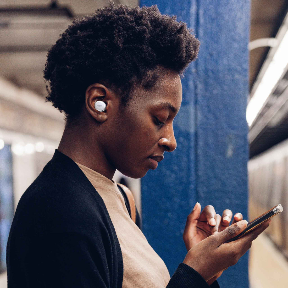 HA-Z330T-W Special Edition - Active Noise Cancelling Wireless Earbuds - White/Silver Metallic