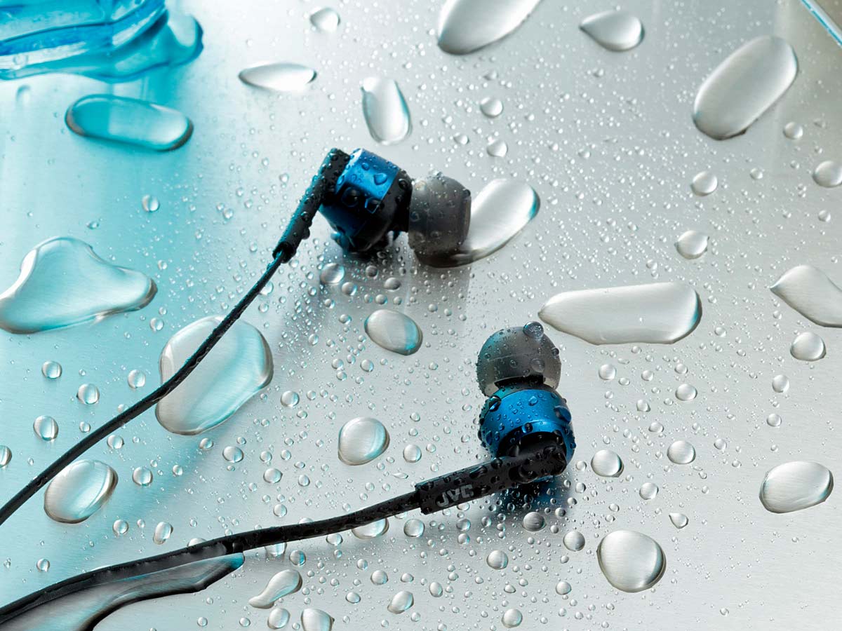 Wired earphones & headphones