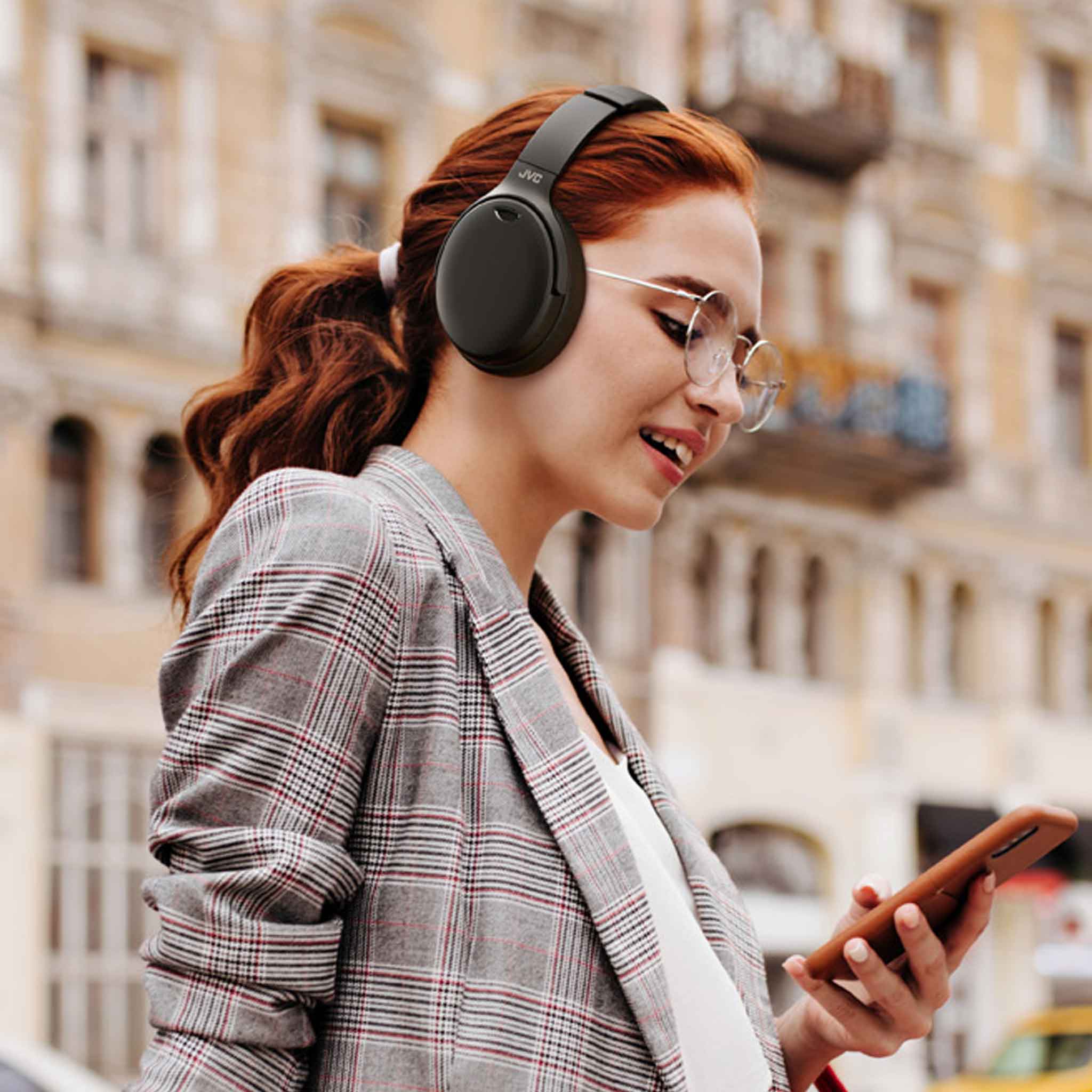 HA-S100N active noise cancelling headphones by JVC