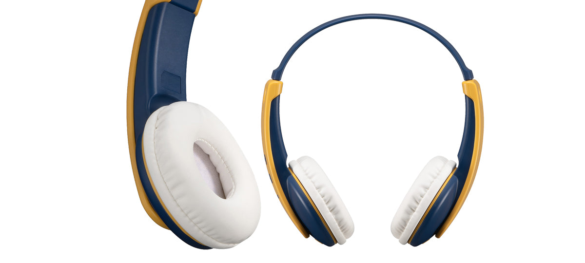 HA-KD10W lightweight design with soft earpads for a gentle and comfortable fit 